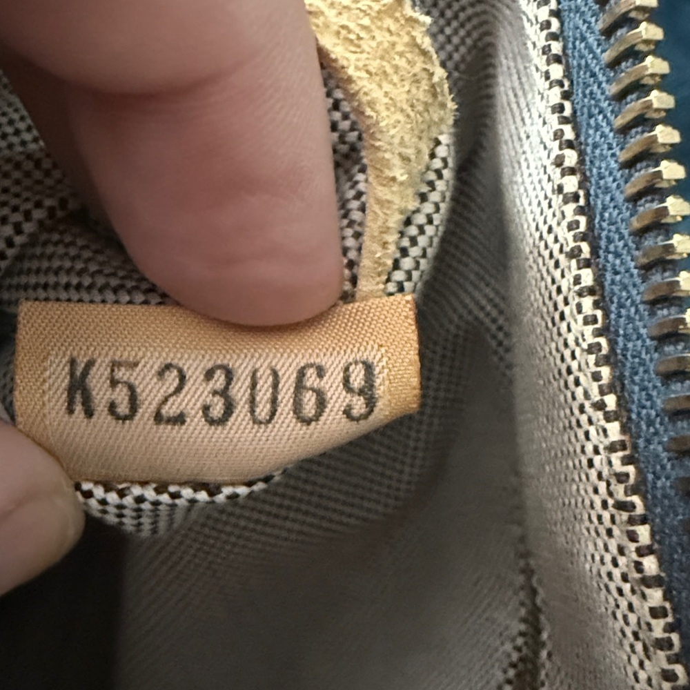 Y2K Dooney & Bourke Vintage Leather shoulder  bag Blue Cream monogram NEARLY NEW - Picture 14 of 17